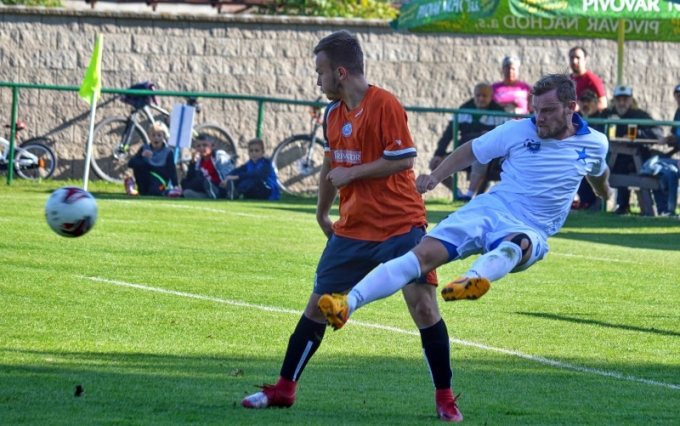 FK Náchod s. r. o. : TJ Slovan Broumov 5:0 (4:0)